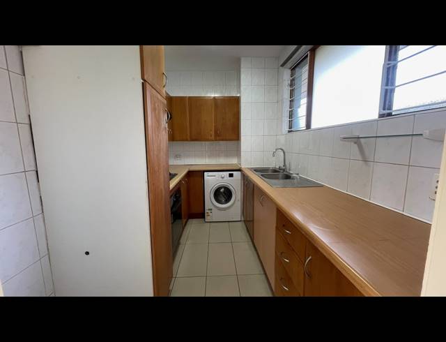 2.5 BEDROOM APARTMENT FOR SALE IN ESSENWOOD